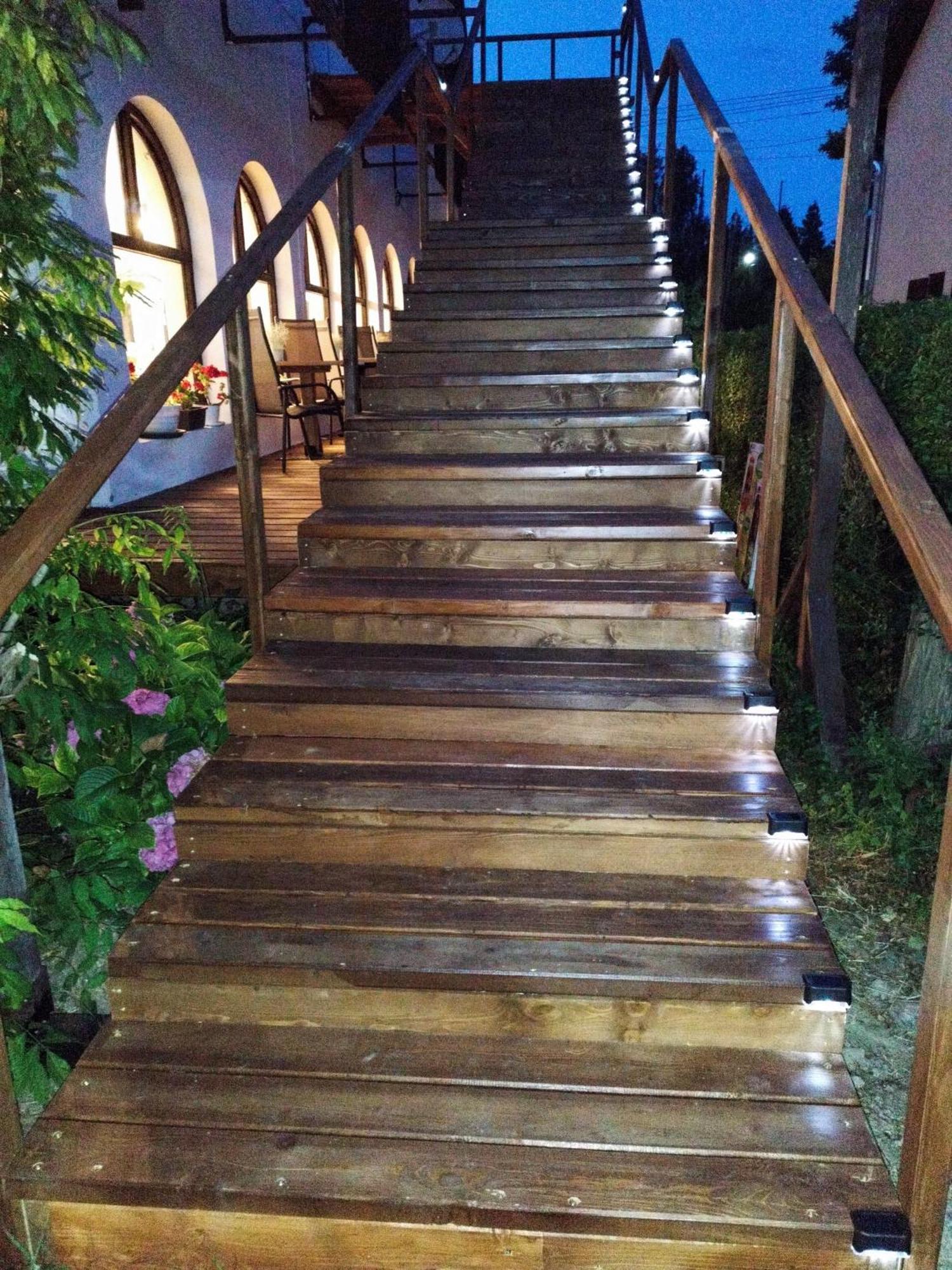 Margareta Etterem Es Vendeghaz Gasthaus บาลาทอนเบรีน ภายนอก รูปภาพ