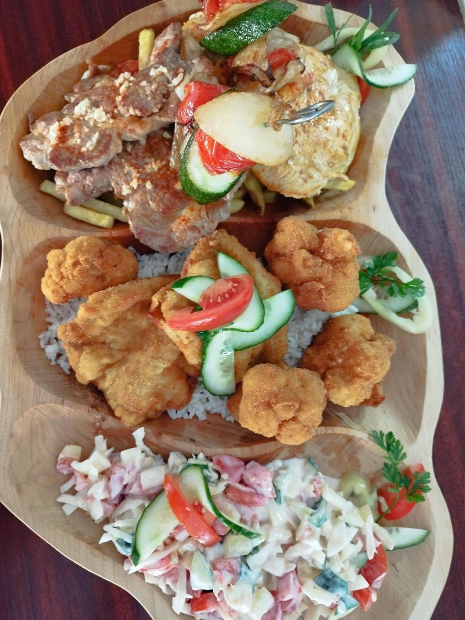 Margareta Etterem Es Vendeghaz Gasthaus บาลาทอนเบรีน ภายนอก รูปภาพ