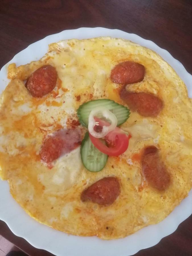 Margareta Etterem Es Vendeghaz Gasthaus บาลาทอนเบรีน ภายนอก รูปภาพ